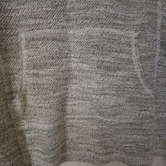 Liz claiborne Knit Tunic with a shiny gold thread. New without a tag . - Picture 2 of 6